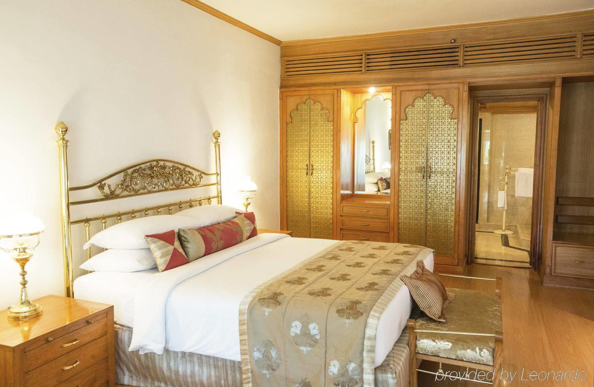 타지 반자라 호텔 하이데라바드 외부 사진 A bedroom at the Taj Mahal Palace