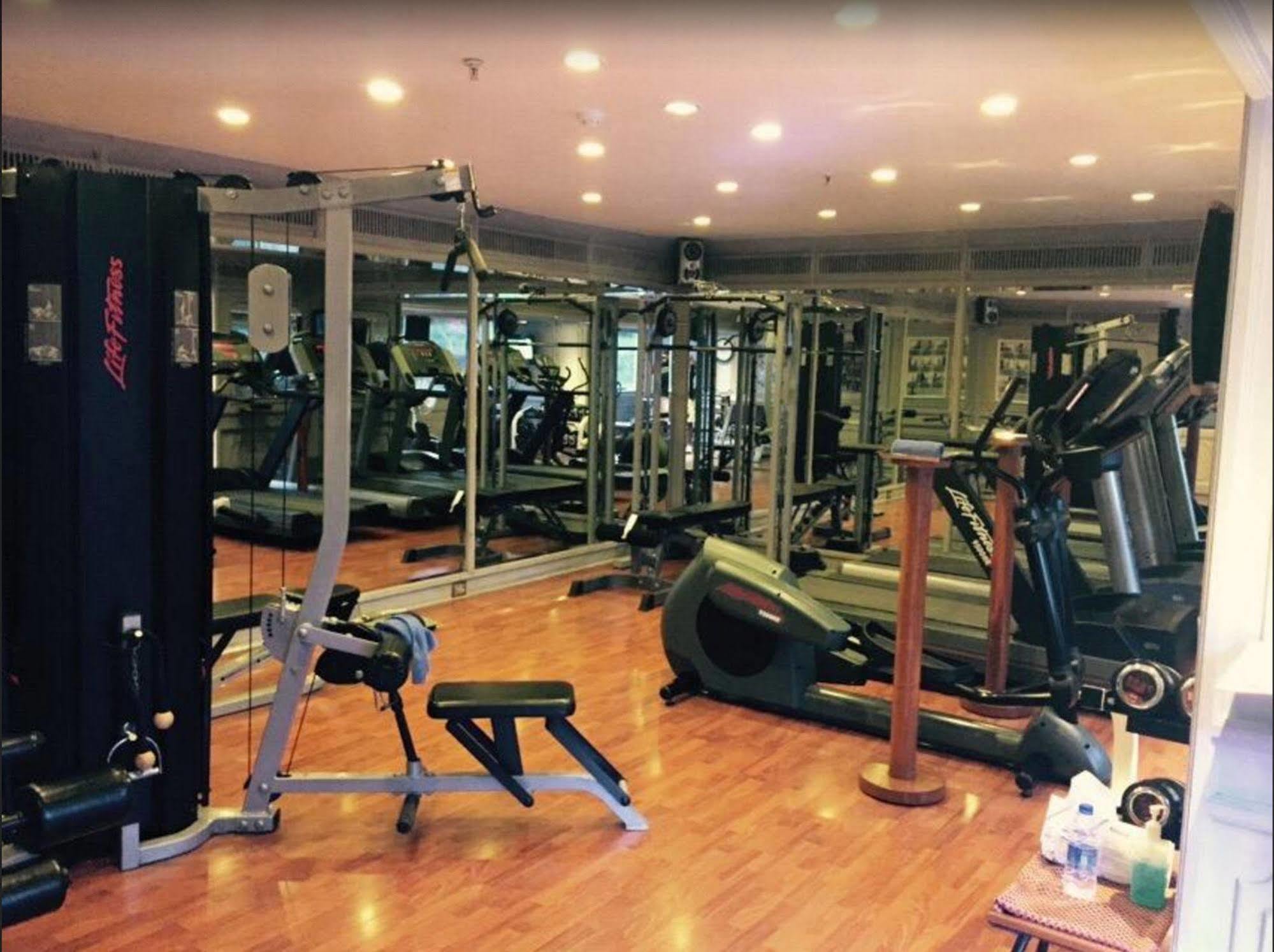 타지 반자라 호텔 하이데라바드 외부 사진 The gym at the hotel